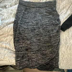 WILFRED FREE | Aritzia Tyra Skirt Ruched | Sz. S more photos soon!